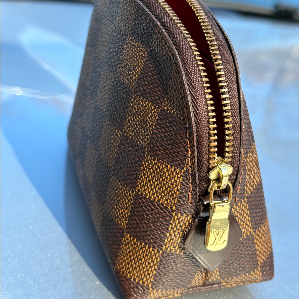 Louis Vuitton MM cosmetic pouch damier ebene